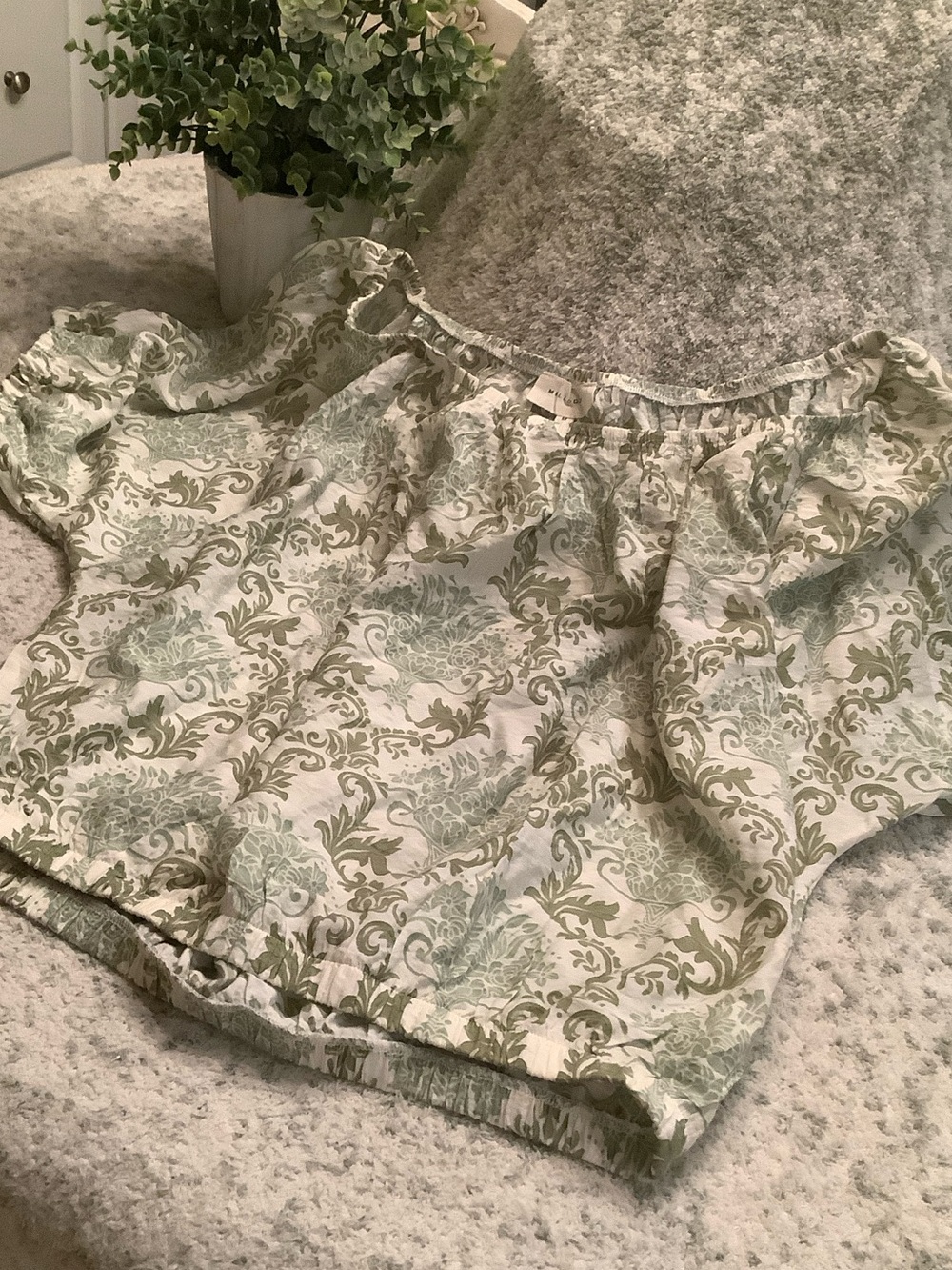MELLODAY Sage Green & Cream Off-Shoulder Floral Peasant Top Size Medium NWT